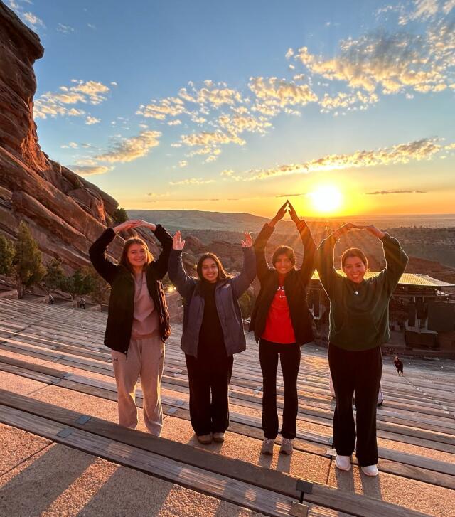 Buck-I-SERV alternative break participants Pose for OHIO at Red Rocks Park in Colorado